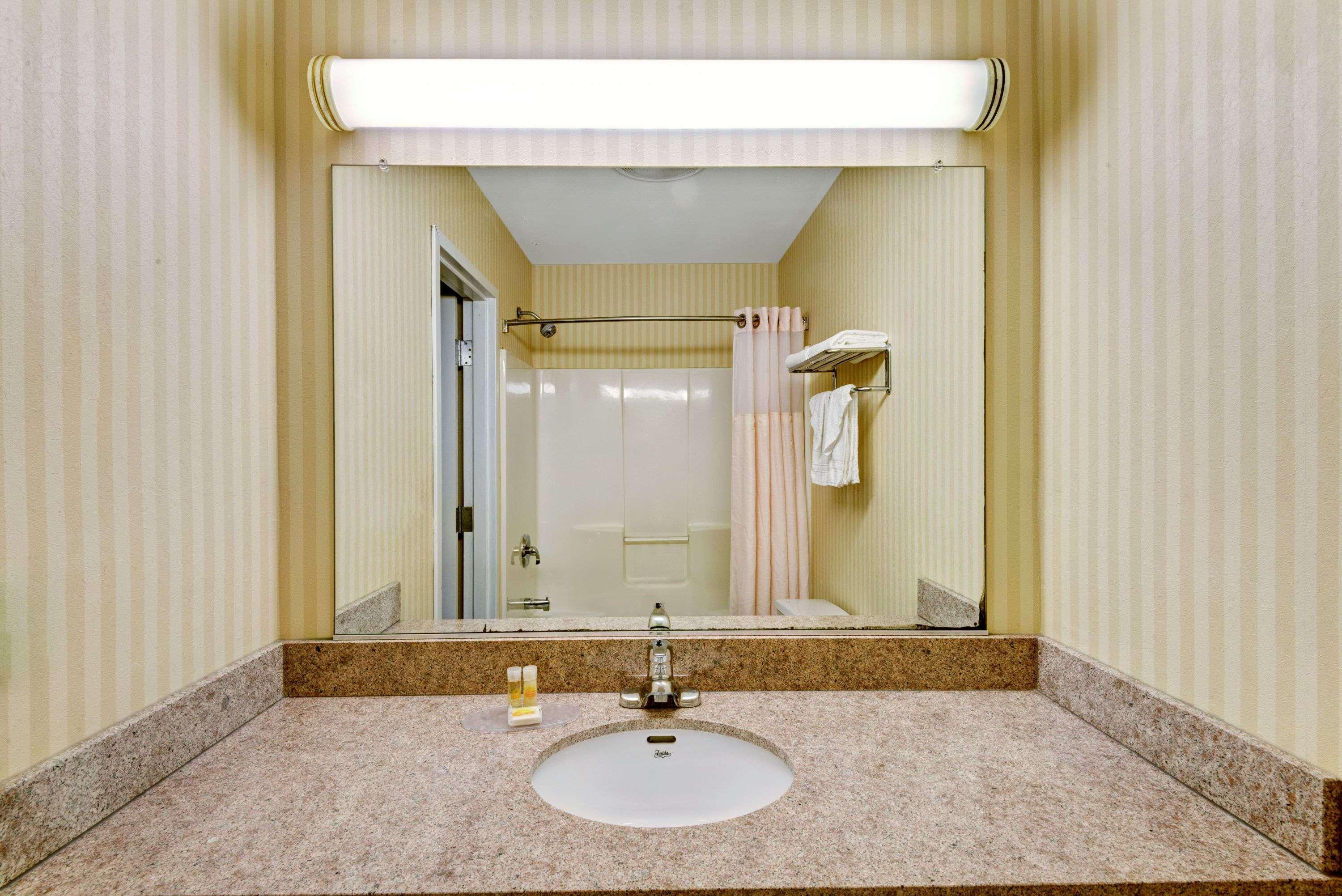 Econo Lodge Bethel - Danbury Extérieur photo