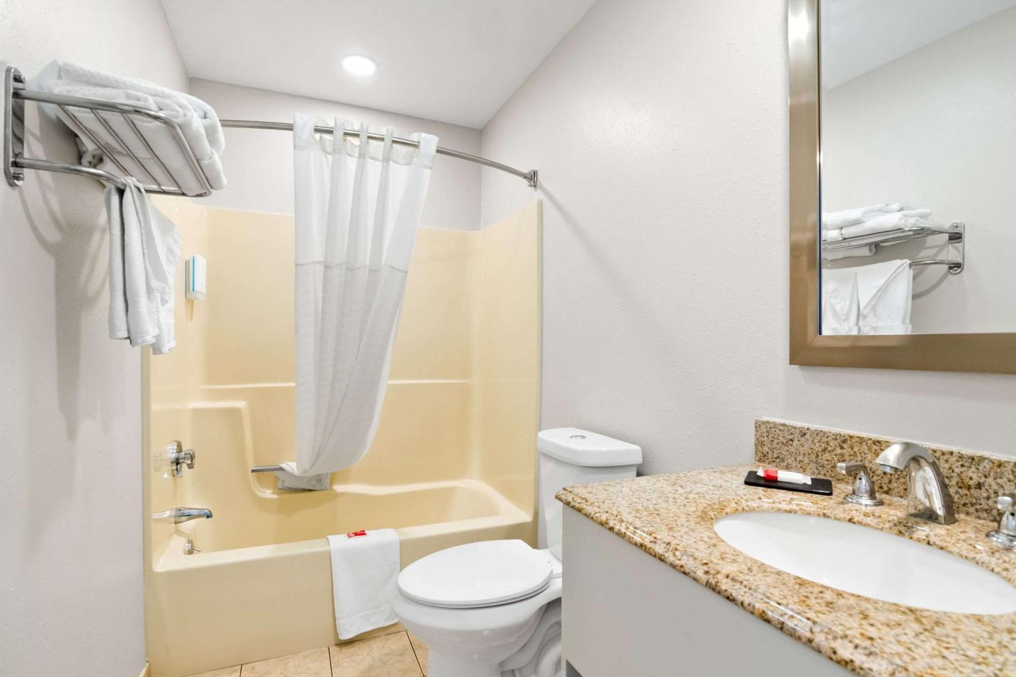 Econo Lodge Bethel - Danbury Extérieur photo